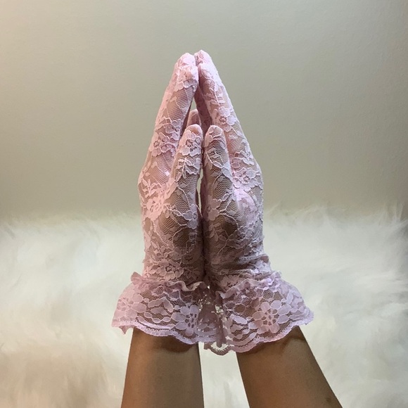 Lace Gloves (Full finger) (New) Soft Pink (Dooney & Bourke items not included) - Picture 4 of 4